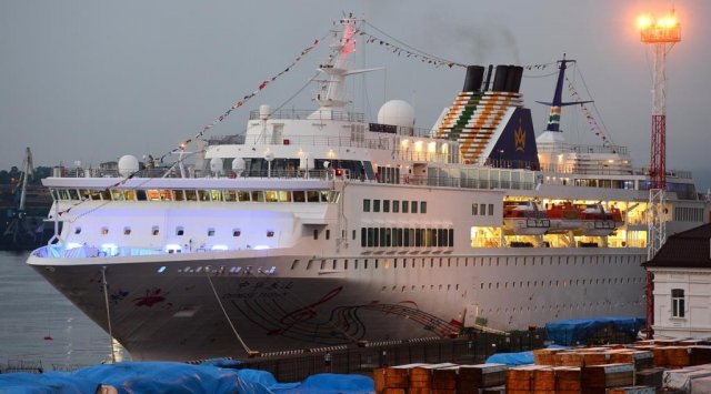 Chinese ocean liner visited Vladivostok port for the first time.