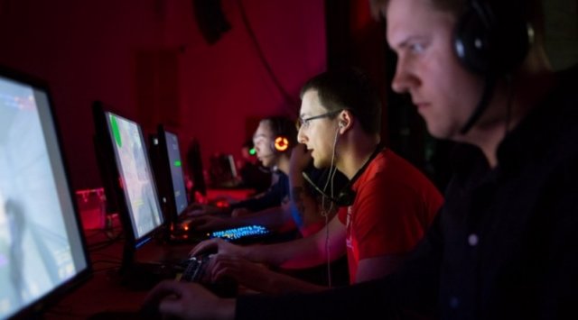 Hundreds of Vladivostok students will compete in Dota 2, FIFA and CS at the site of 