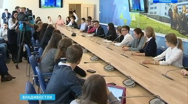 Governor of Primorsky region has met with students, which are planning to become government officials