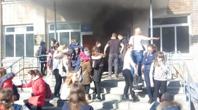 Police: one of the fire causes at Vladivostok school could be a child's prank