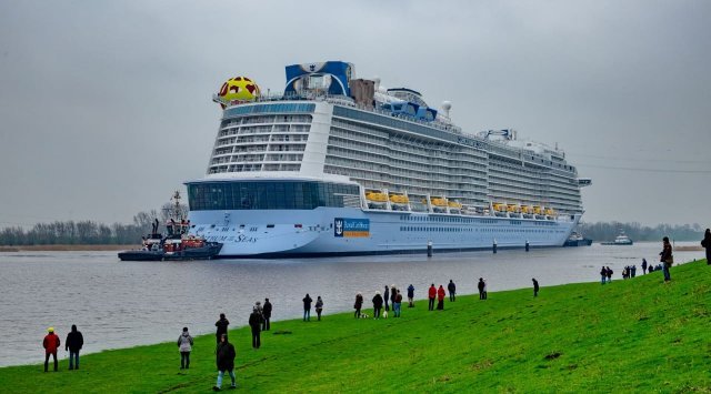 One of the world’s biggest passenger liner is coming to Vladivostok