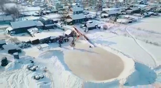 A unique ice slide was made in Primorye